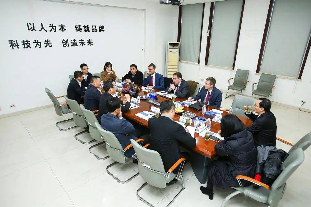 正康不锈钢水管董事长黄建聪欢迎美国驻沪总领事何乐进先生一行到访