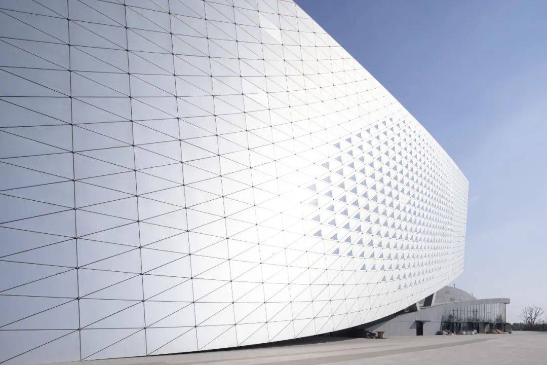 包赞巴克 × 苏州湾大剧院:柔软的"飘带"_建筑