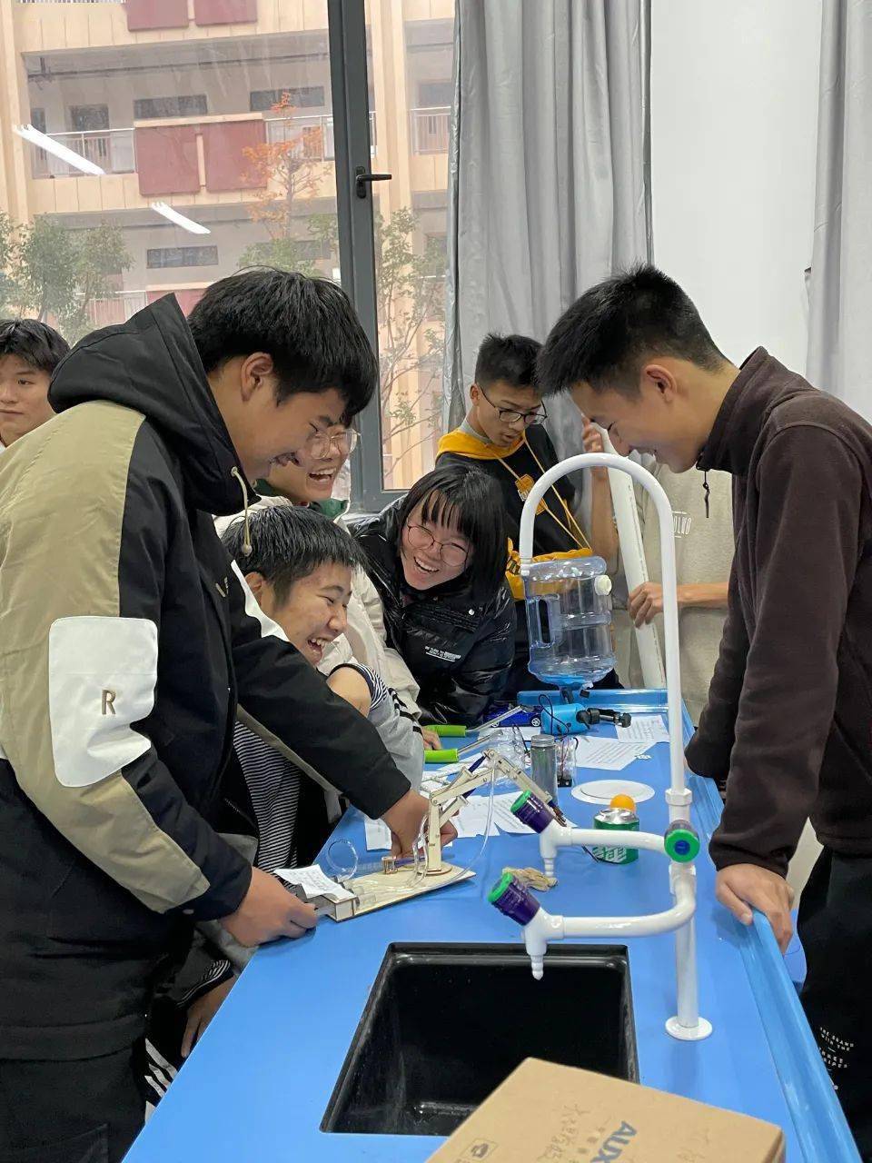 提高了青少年的科技素质,还充分展现了青少年科技创新活动的新成果