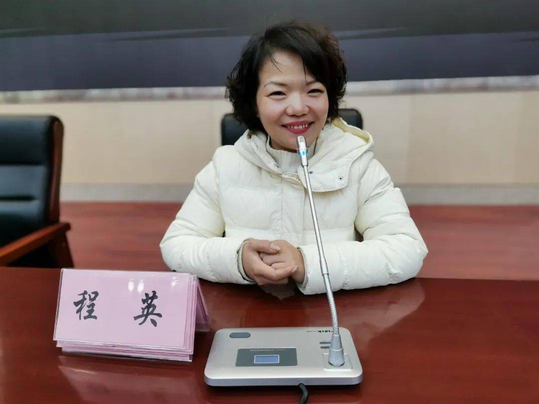 刘雪梅老师以《亲密关系与生命成长》为题分享了儿童生命成长,母亲