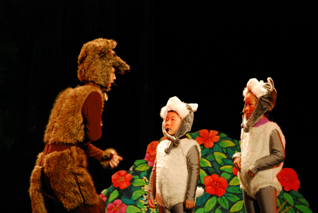 演出预告大型爆笑家庭互动舞台剧小红帽智逗狼外婆即将上演