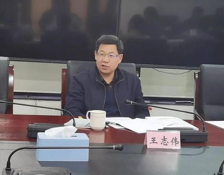 12月15日,海淀区园林绿化局局长王志伟主持召开创建国家森林城市专题