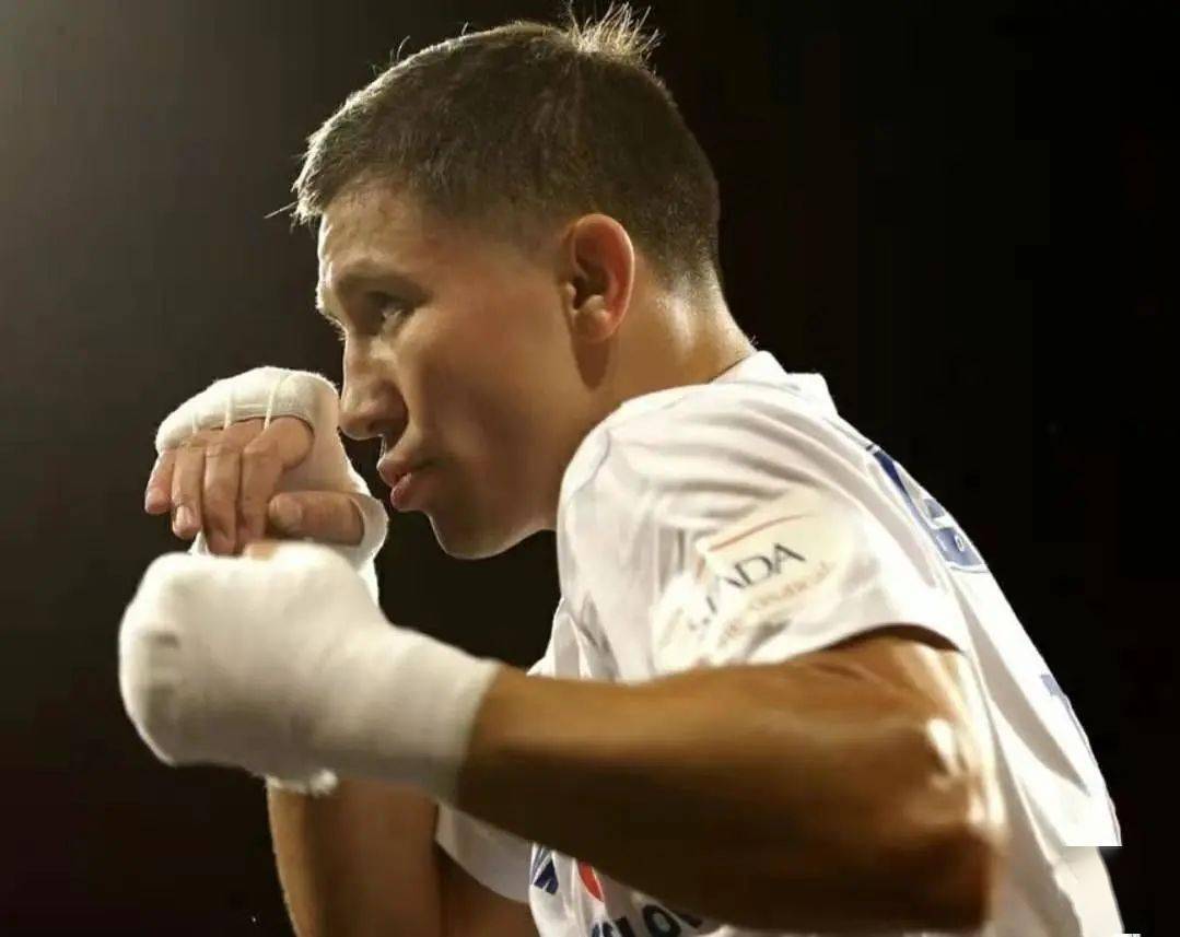 最新足坛巨星c罗直面对话世界拳王戈洛夫金内附视频