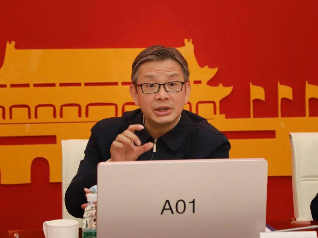 12月15日,中国航天科工党组书记,董事长袁洁在二院二部体系室宣讲党的