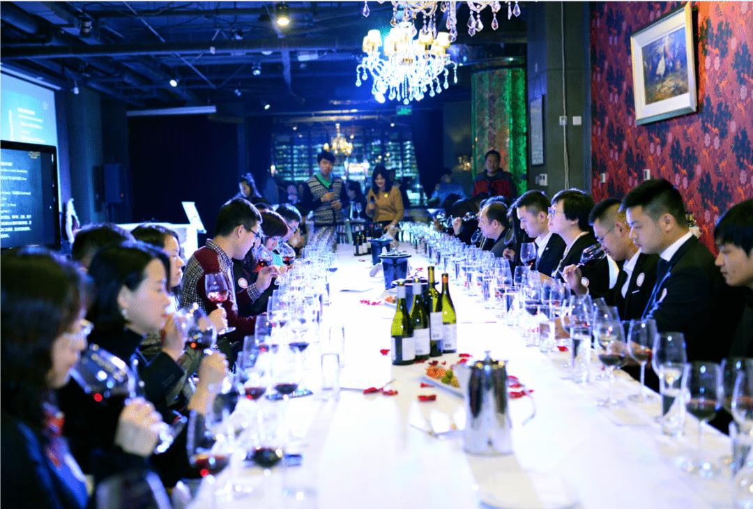 年末办酒会请与专业人士合作讲座晚宴达人课程企业高端定制就在逸香