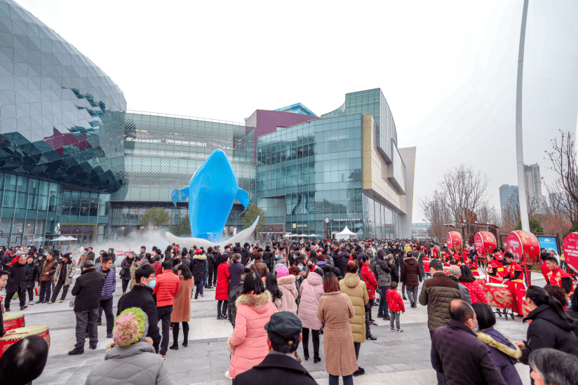 开业当日客流冲40万八佰伴中心为无锡商业注入焕新活力