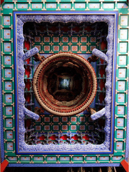 的藻井了太岁殿中最为壮观的恢复了清光绪末年的太岁坛祭祀场景现在