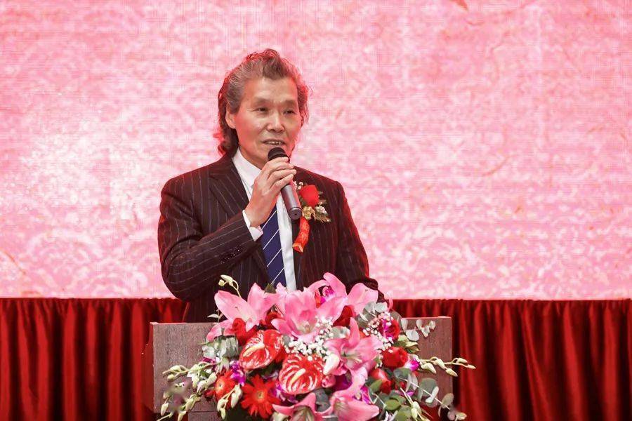 气贯斗牛高建伟牛年迎新画展开幕