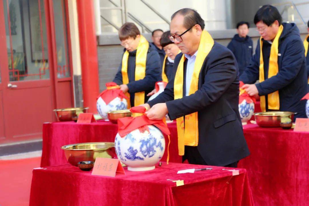 热烈祝贺秦池酒业殊荣纪念封坛典礼圆满礼成!_活动