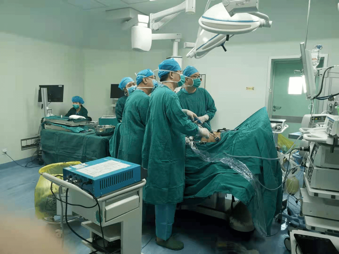 新闻快递小腔镜下的大手术医院心胸外科成功开展全腔镜下食管癌根治术