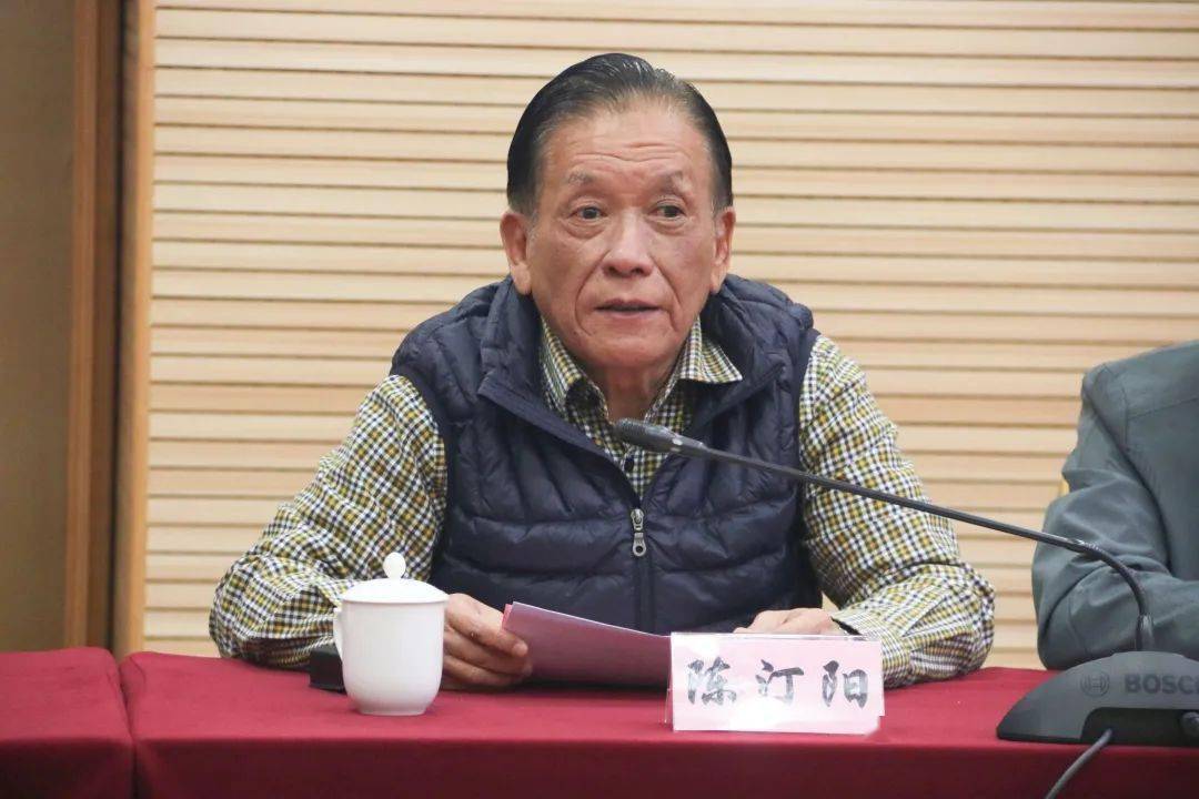 澳门缅华互助会常务副会长陈通铮,苏庆辉,市侨