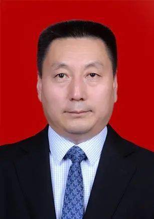 岳永宁 男,汉族,1967年6月出生,中共党员,籍贯甘肃临潭,出生地甘肃