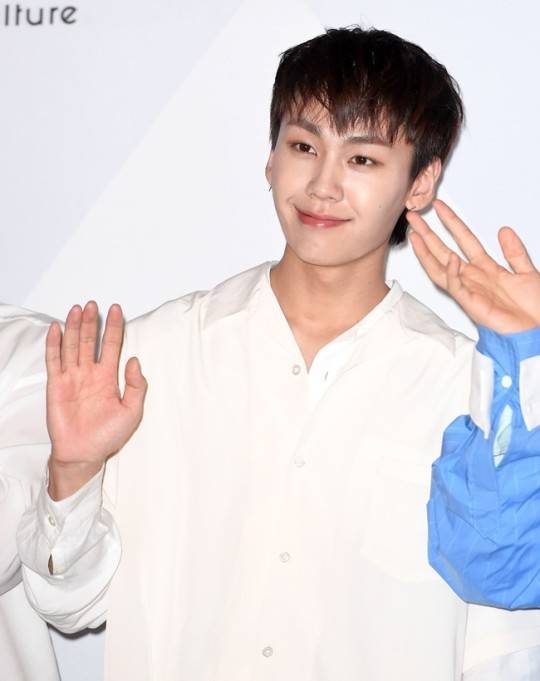 26岁韩国偶像男团成员郑镒勋再度被爆吸毒被指吸毒惯犯逃避入伍等多宗