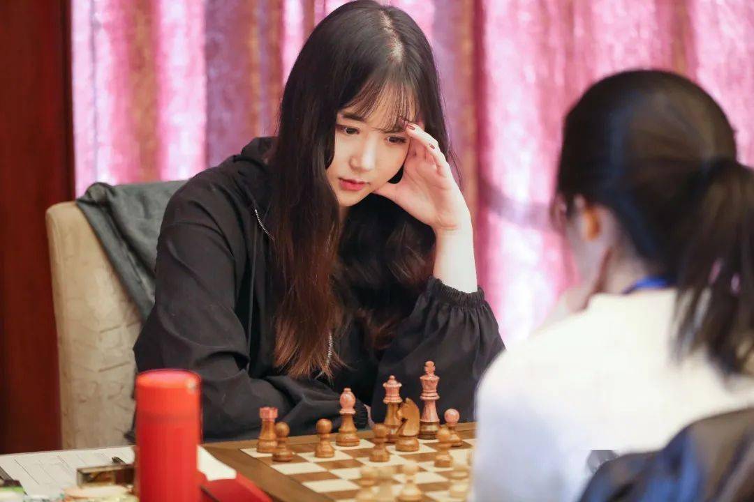2020国际象棋甲组个人赛第四轮余泱漪颜天琪分别领跑男女棋手