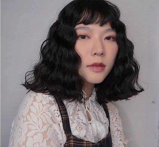 烫个水波纹小卷毛