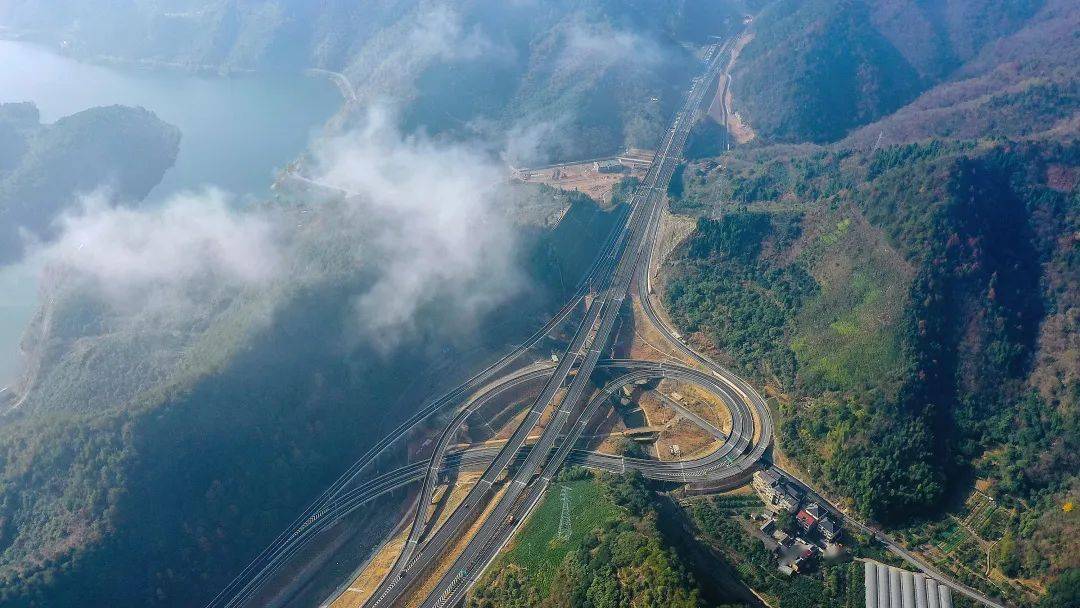 西湖千岛湖黄山浙皖新添黄金旅游线千黄高速淳安段今日通车