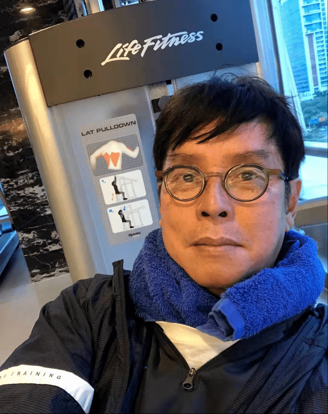 苍老65岁香港著名男星满脸白须被指像圣诞老人比70岁谭咏麟还老