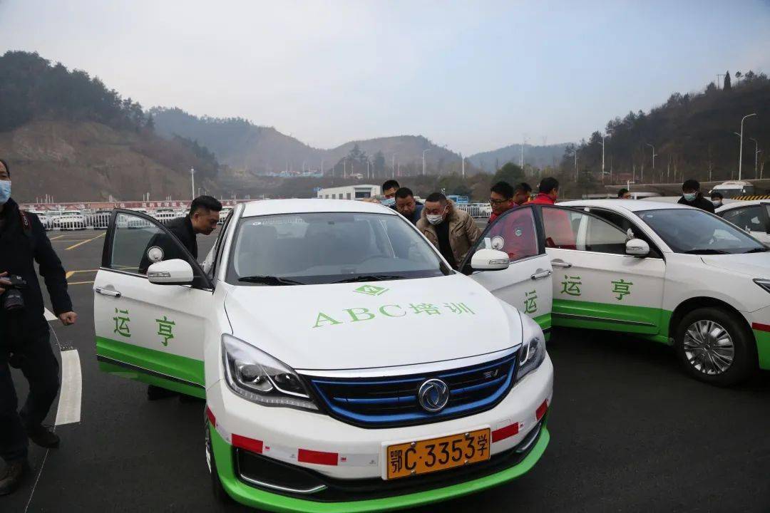 东风风神e60新能源教练车的使用,不仅给广大教练,学员带来