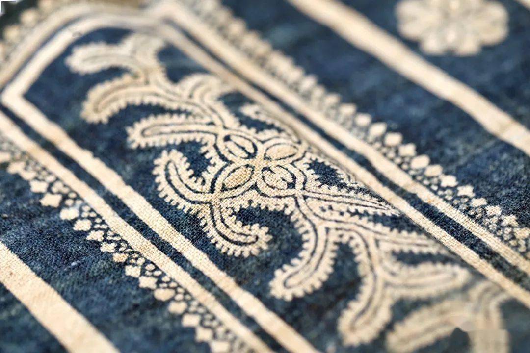 西南少数民族传统织绣染纹样18种