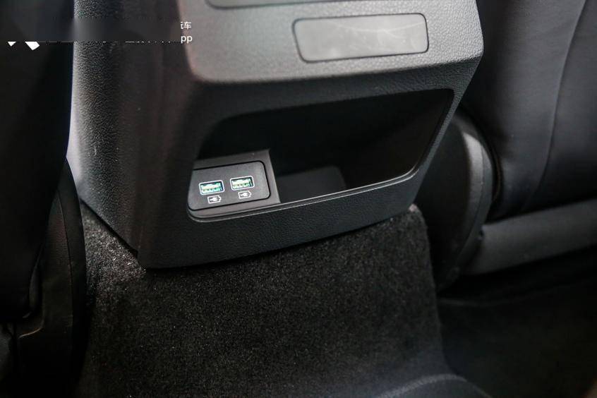 dmi超级混动技术加持油耗低至38l比亚迪秦plus实拍解析