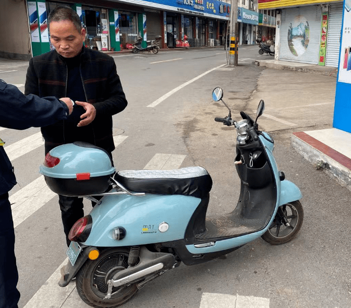 车牌:qt219967违法时间:2020年12月09日09时44分违法地点:平阳县南雁