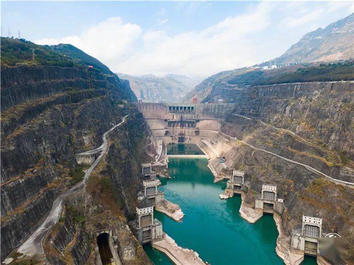 我们沿着云南境内金沙江走了一圈发现