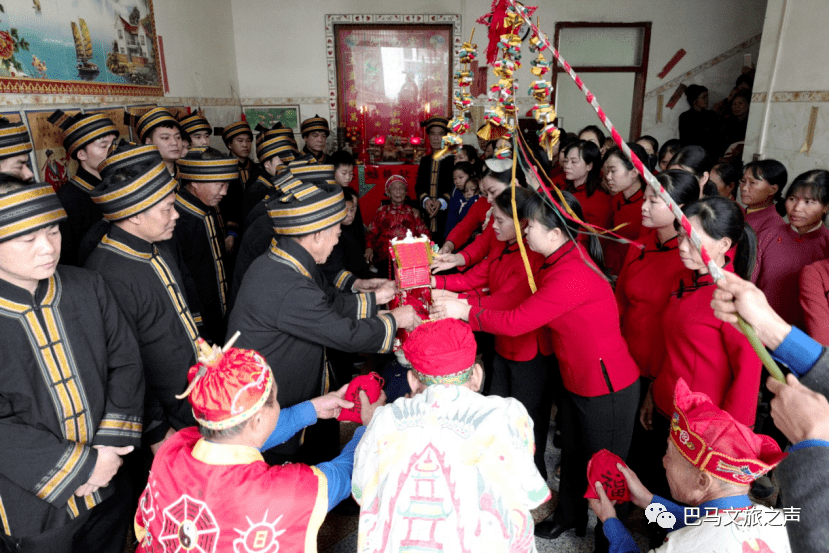 为加强对壮族补粮敬老习俗的保护与传承,巴马县成立壮族补粮敬老习俗