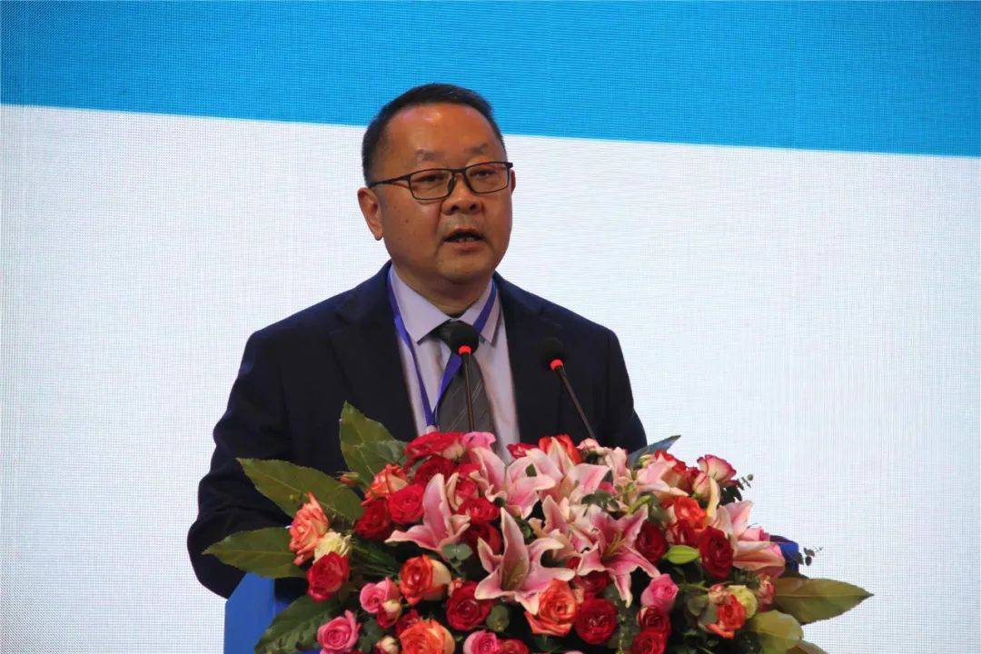 分别从建筑项目全过程咨询的创新实践,装配式建筑研究,现代建筑产业