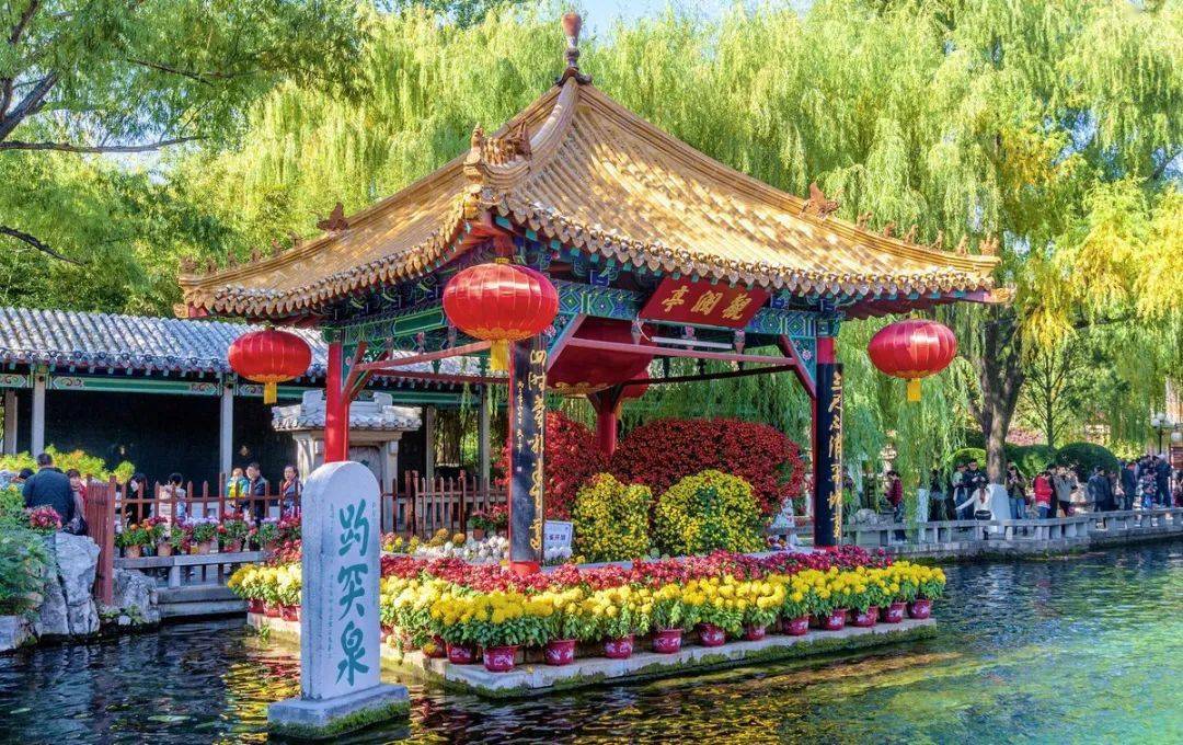 市民游客都爱的观澜亭,背后还有一段小秘密._趵突泉