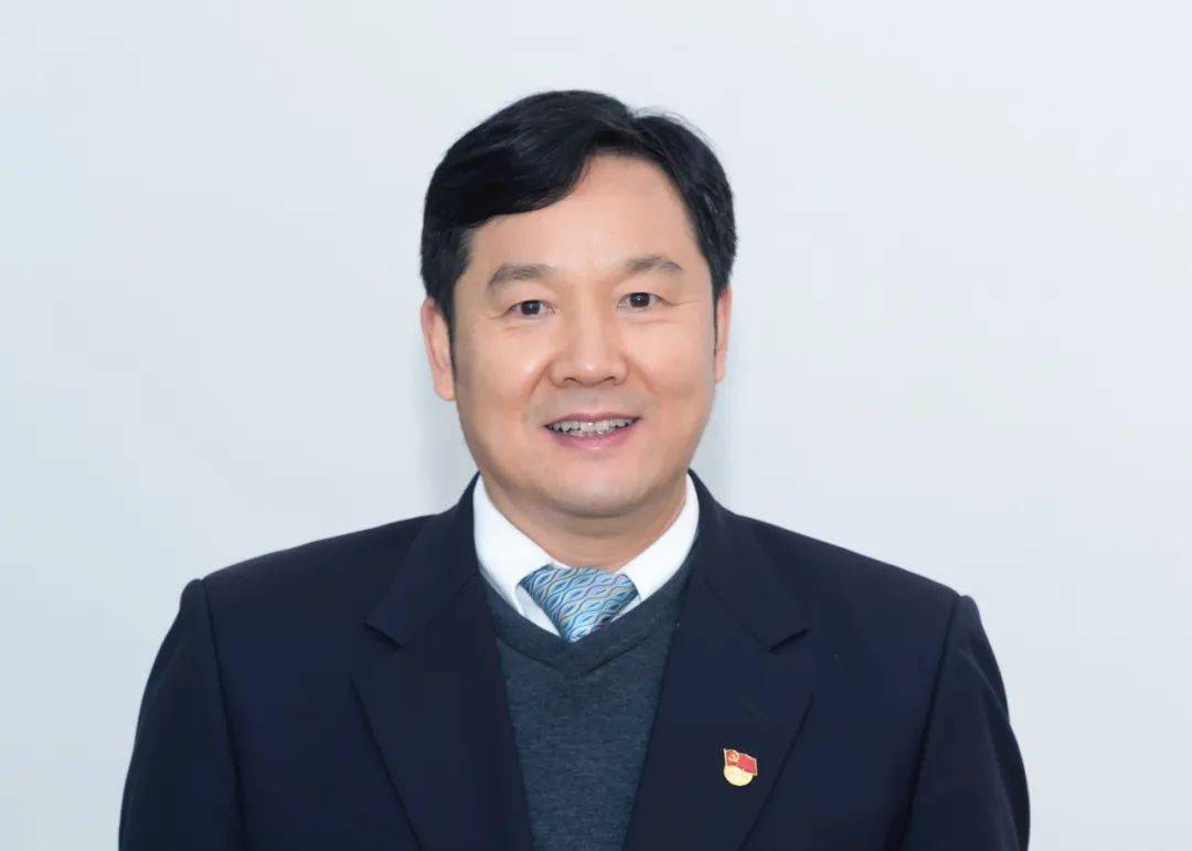 贯彻落实市委全会精神彭章瑞勇当高质量发展排头兵