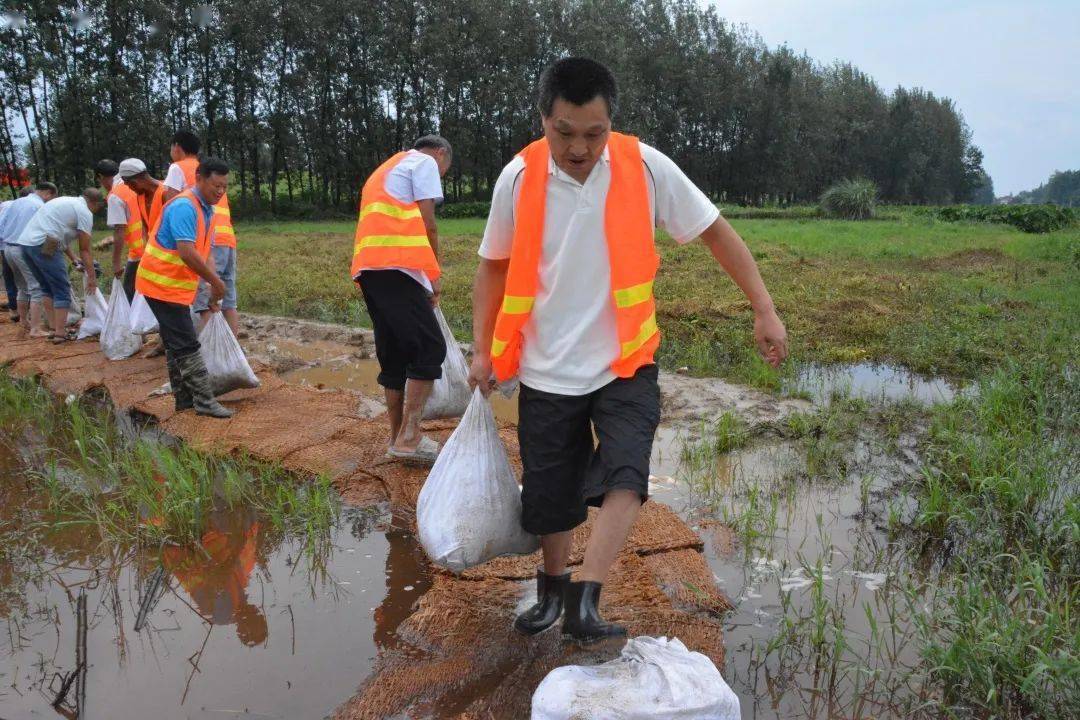人勤地不懒 致富道路宽 贫困户甩掉了"穷帽子"_李银发