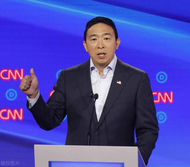 华裔杨安泽竞选纽约市长,曾参选美总统,承诺给每人1000美元