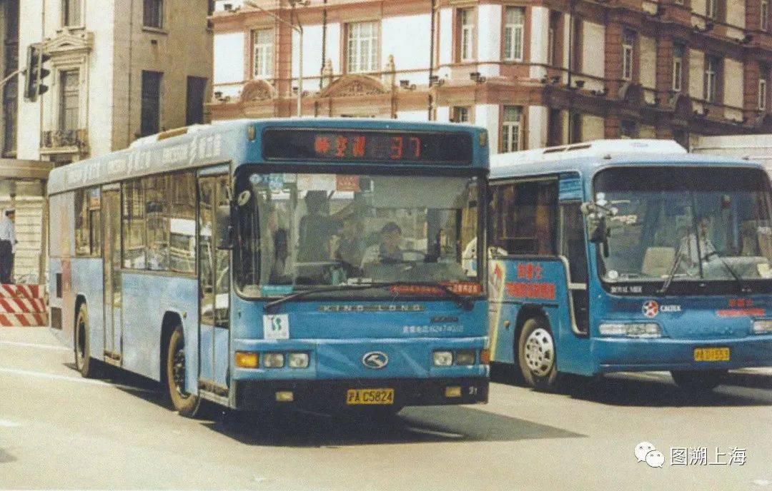 khv-3(s2a)型空调汽车2003-2004上海绿页:37路2009年因吴淞路闸桥拆除