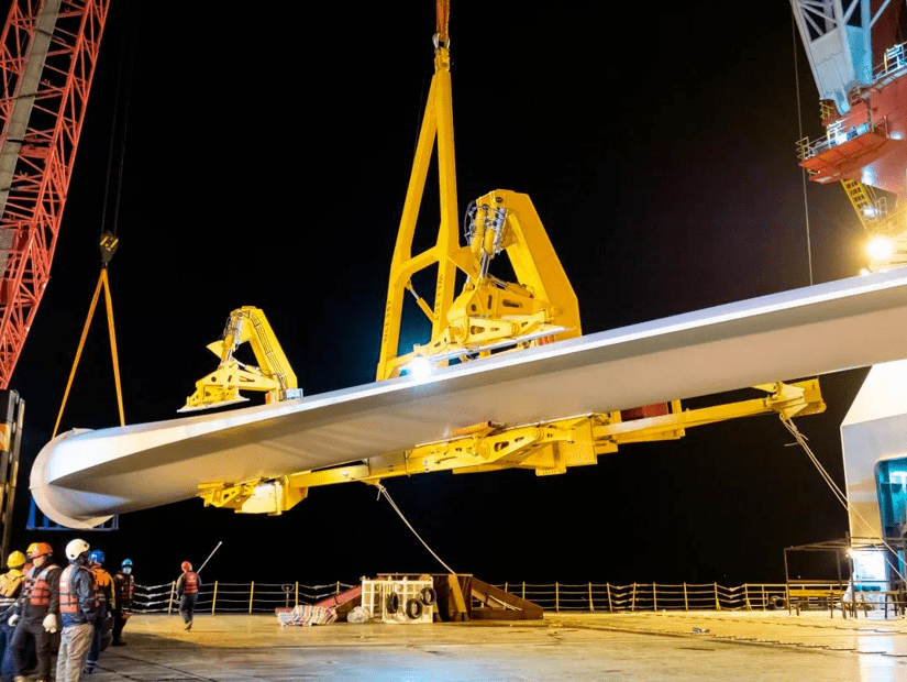 巨力索具d6/d7mw全角度海上单叶片吊具完成吊装首秀!