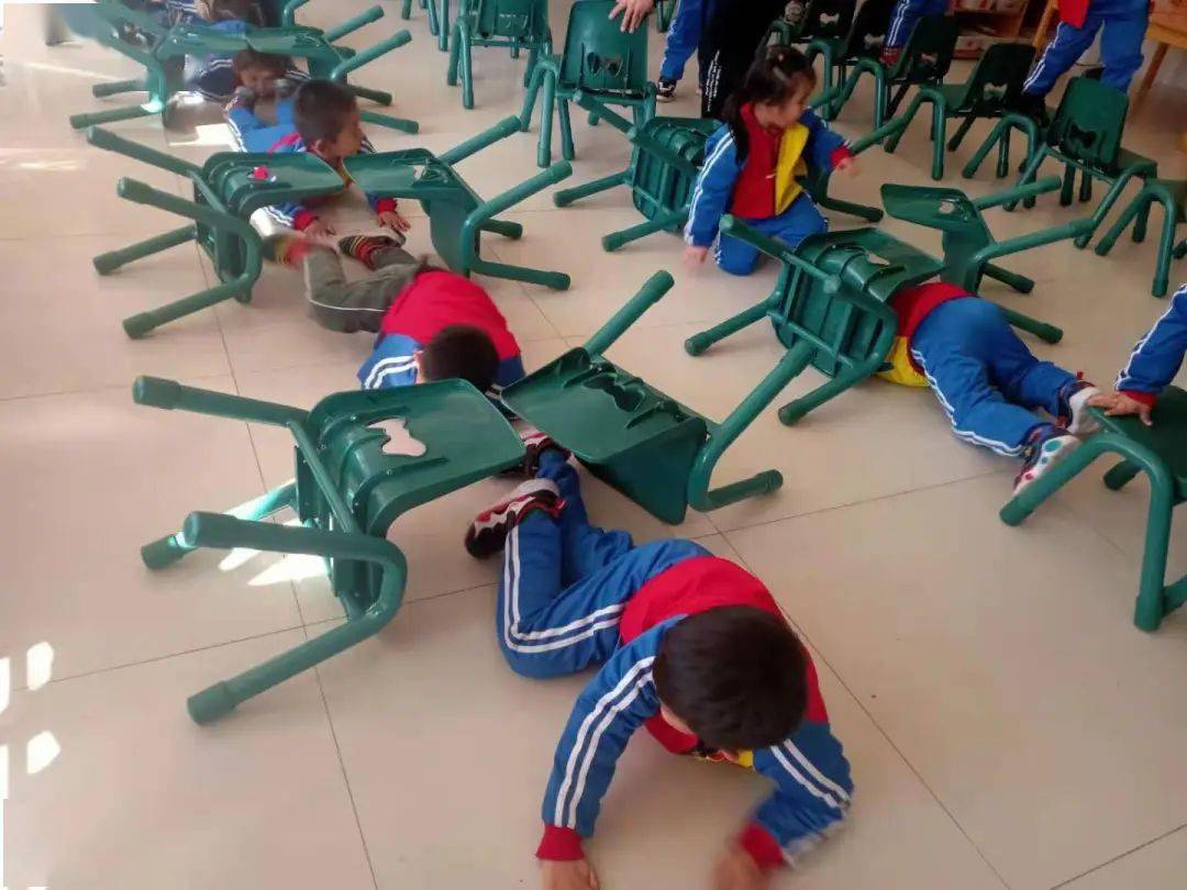 "运"味无穷 悦动暖冬——临朐中学幼儿园室内运动游戏掠影(一)_早操