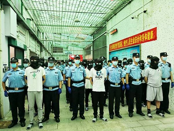 天河警方摧毁一特大涉黑团伙_刘某