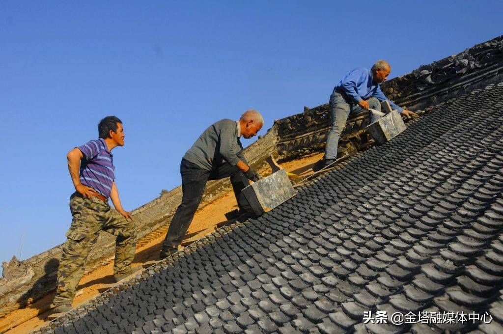 河南偃师河洛泥瓦匠传承手艺留住乡愁