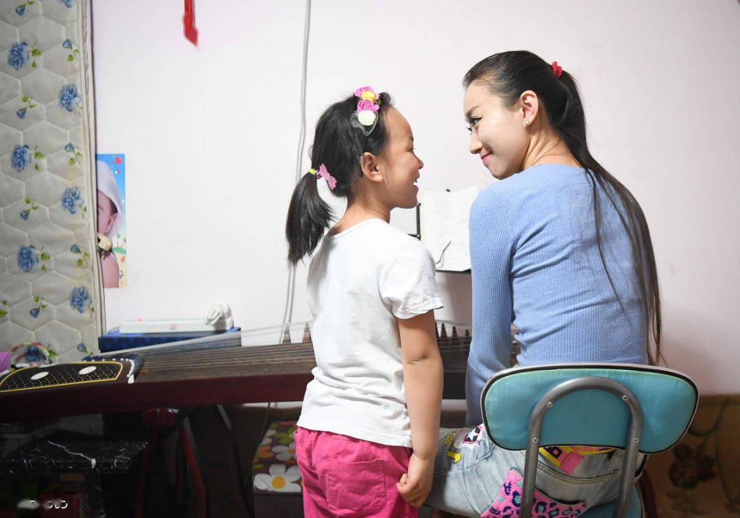 两个老师都打了学生一巴掌,结果……_秦晓强