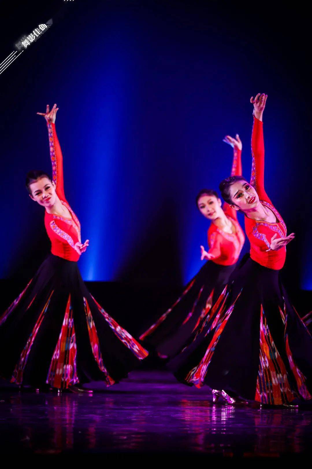舞影图集西南民族大学艺术学院舞蹈系2017级专业毕业汇报