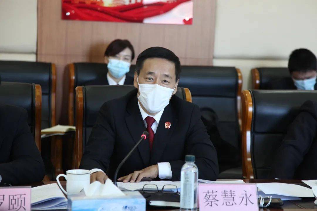 最后,蔡慧永副院长就代表们提出的意见建议进行一一回复,并对代表们