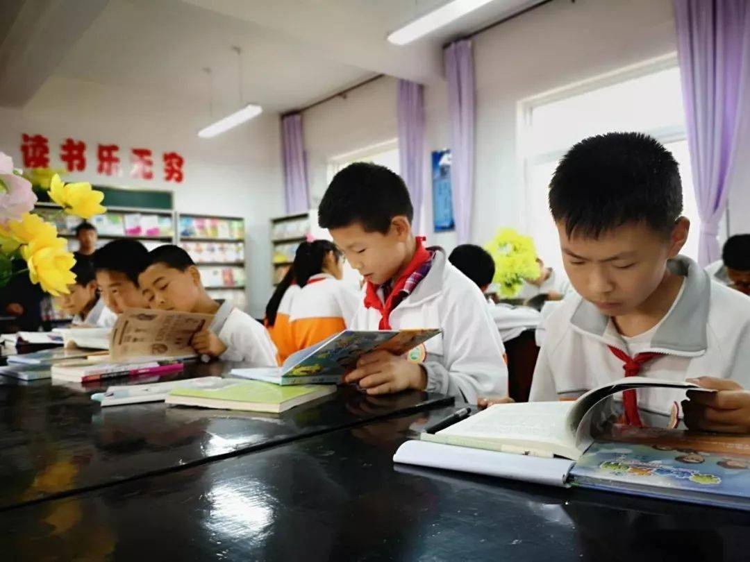 捐赠图书93653本不仅仅捐书还有爱的"附加值"安全知识培训,流动博物馆