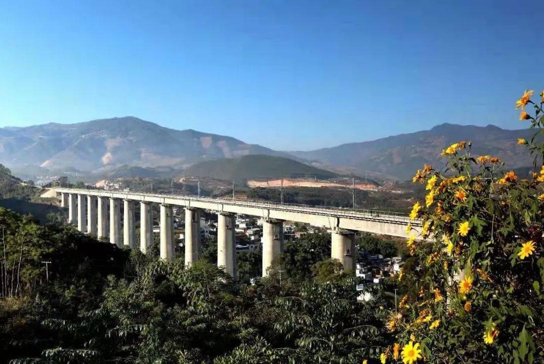 百年铁路今朝圆梦大临铁路今日通车小编带您直击现场