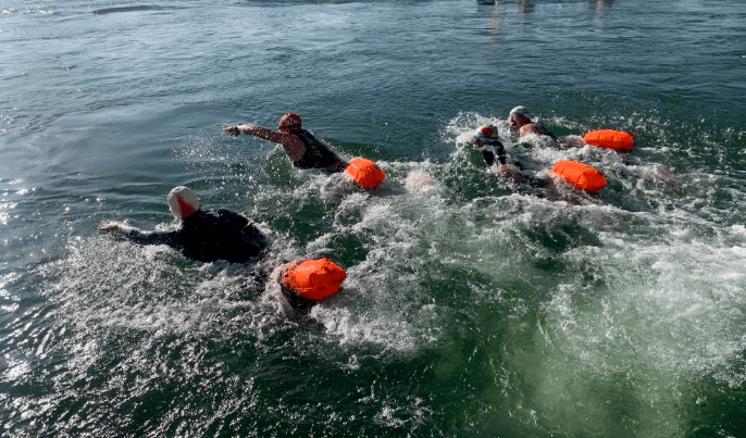 不服不行……_游泳