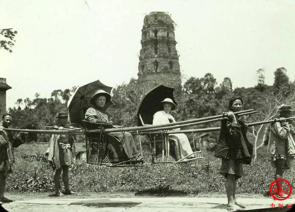 杭州雷峰塔老照片清朝末年已残破不堪摇摇欲坠