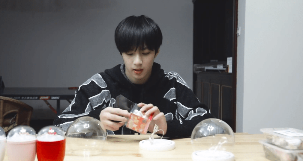 tnt11月惊喜主页刘耀文福利视频公开 刘老师的手工课堂开课啦