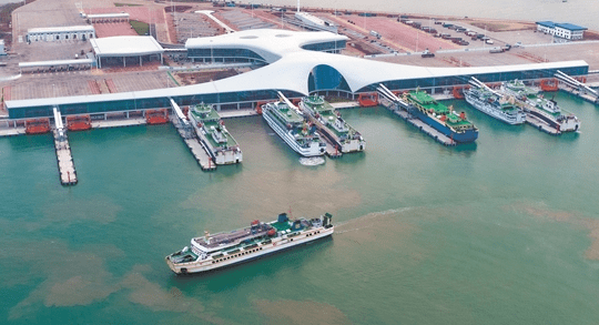 湛江港徐闻港区南山作业区客货滚装码头运营繁忙 彭德才 摄湛江综合保