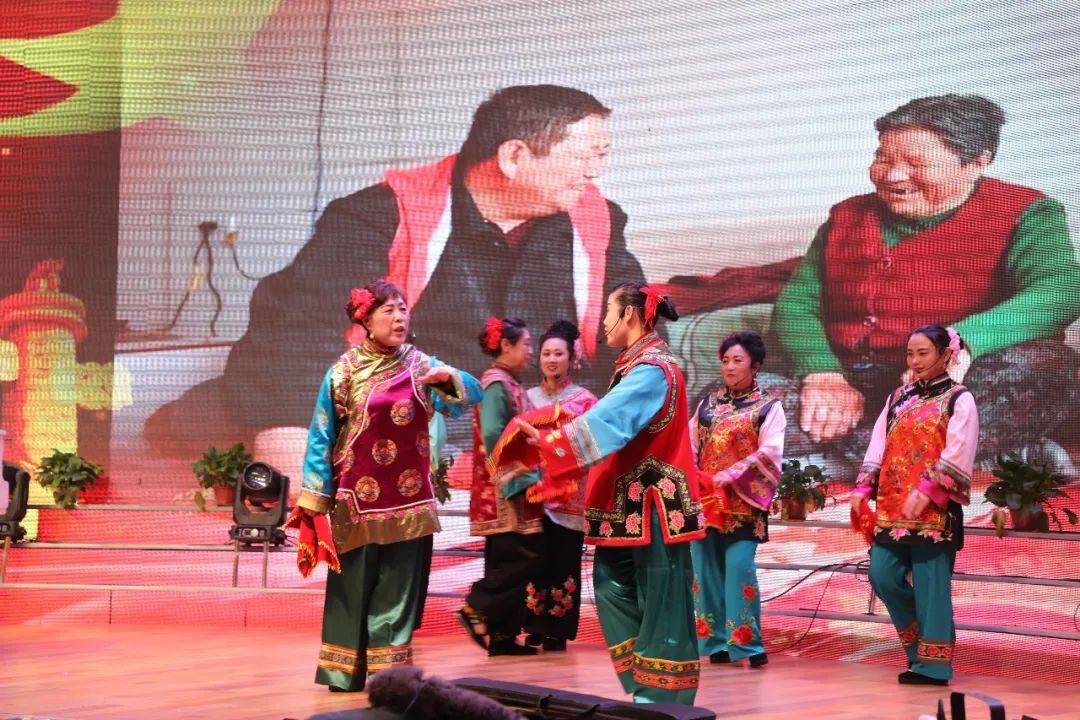 夸夸现在的好社会》《庄户人过上好光景》《山曲唱响新时代》《除陋习