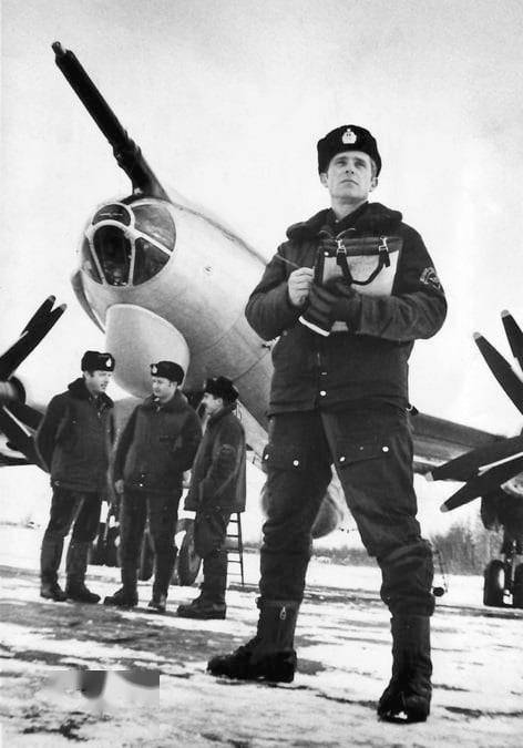 苏联空军机组眼中的冷战猫鼠游戏