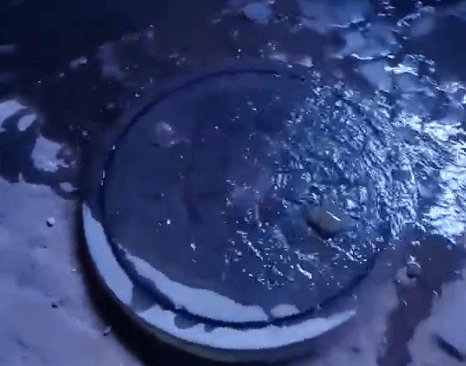 事粉[大***]说:昨天晚上路过江北四百货门前那里,看到一个马葫芦冒水