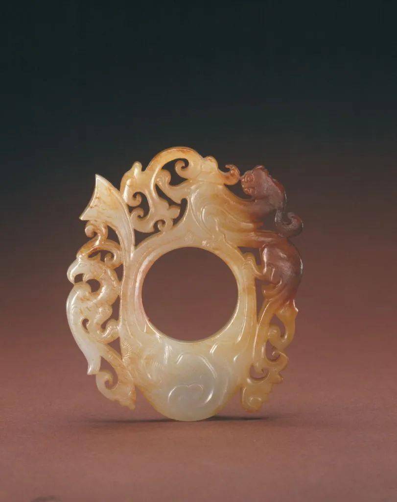 汉代 玉螭凤纹韘 故宫博物院藏